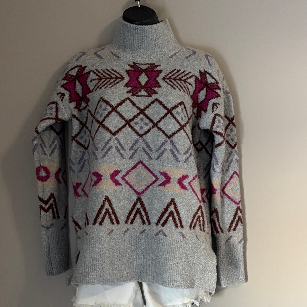 Turtleneck Sweater XS. Never worn without tag. From smoke-free home.